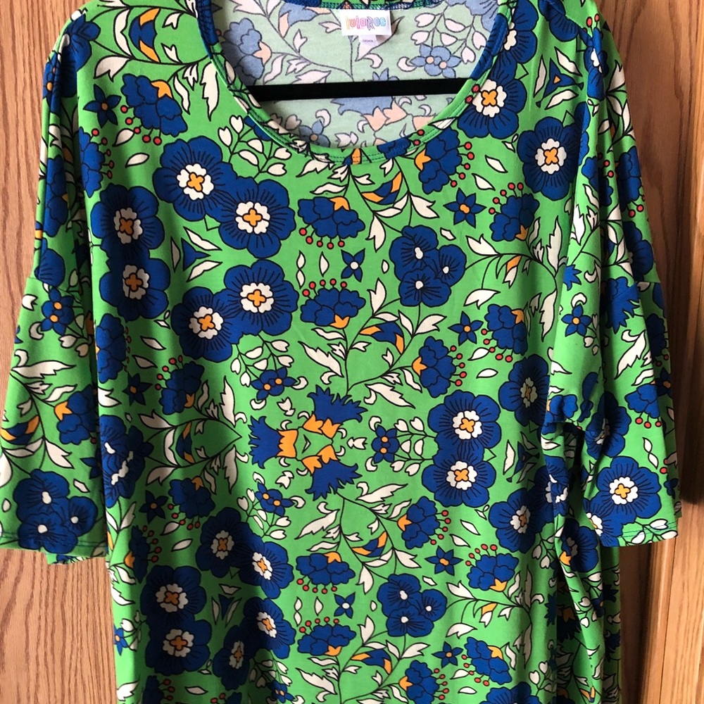 LuLaRoe Irma Tunic